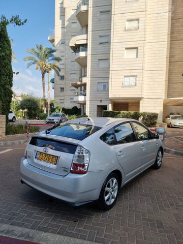 טויוטה פריוס