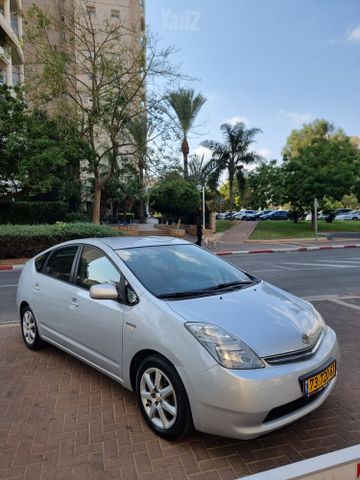 טויוטה פריוס