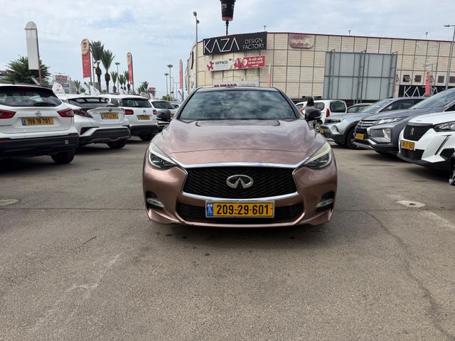 אינפיניטי Q30