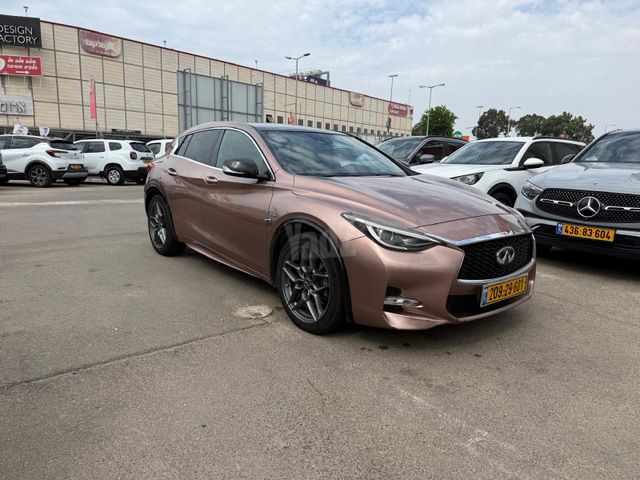 אינפיניטי Q30