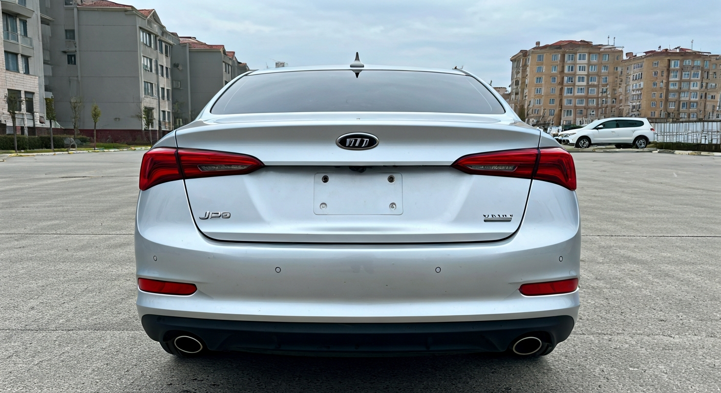ג'אקו J8