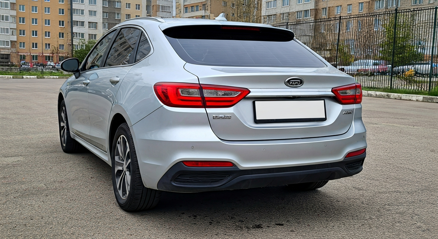 ג'אקו J8